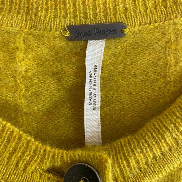 100% Cashmere Free People Mustard Button-Up Cropped Cardigan - Picture 3 of 8